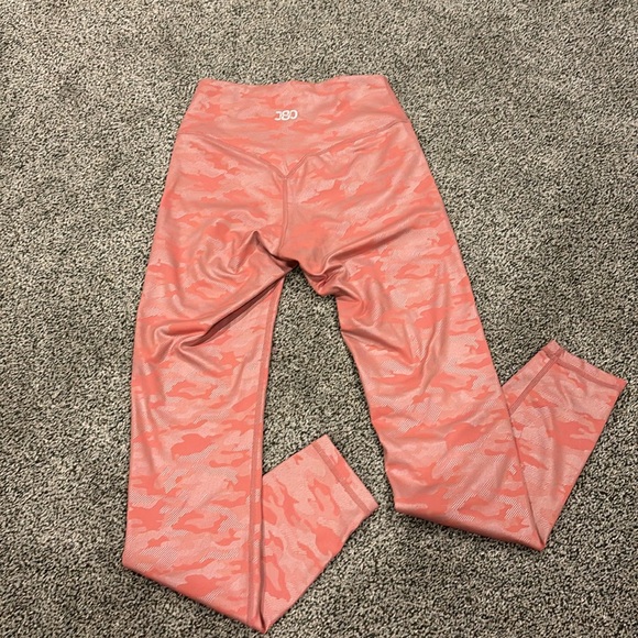 practically new leggings - Picture 3 of 3